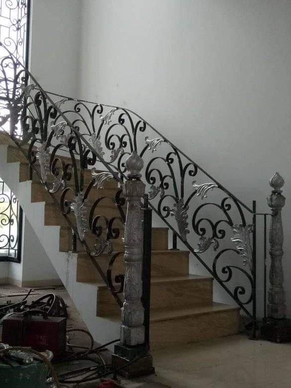 Desain Balkon Tempa Klasik Mewah Purbalingga