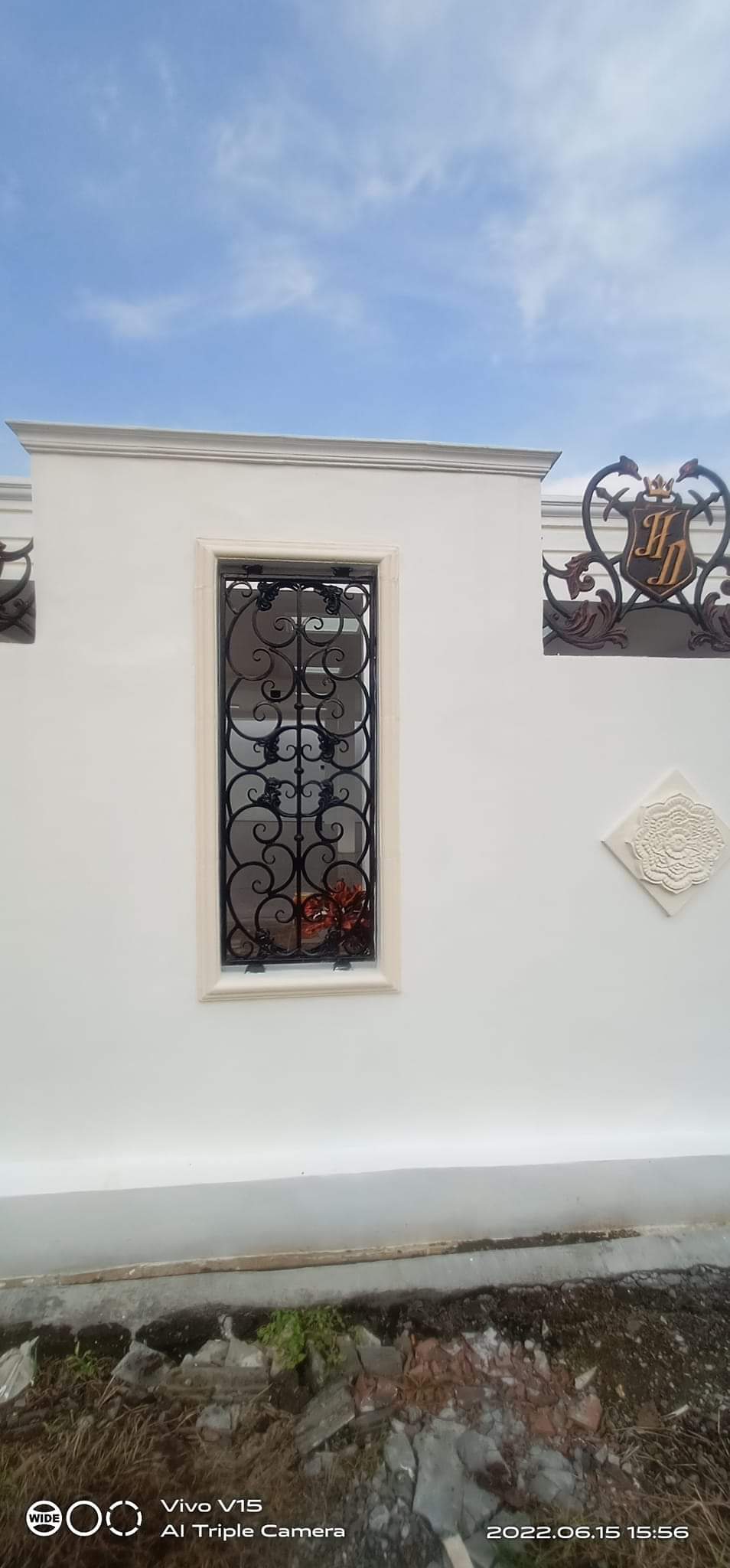 Gerbang Tempa Mewah Karyamandiri