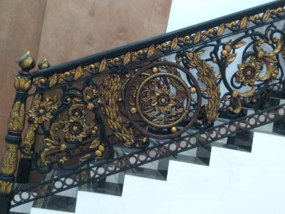 Detail Railing Tangga Klasik Minimalis Besi Tempa
