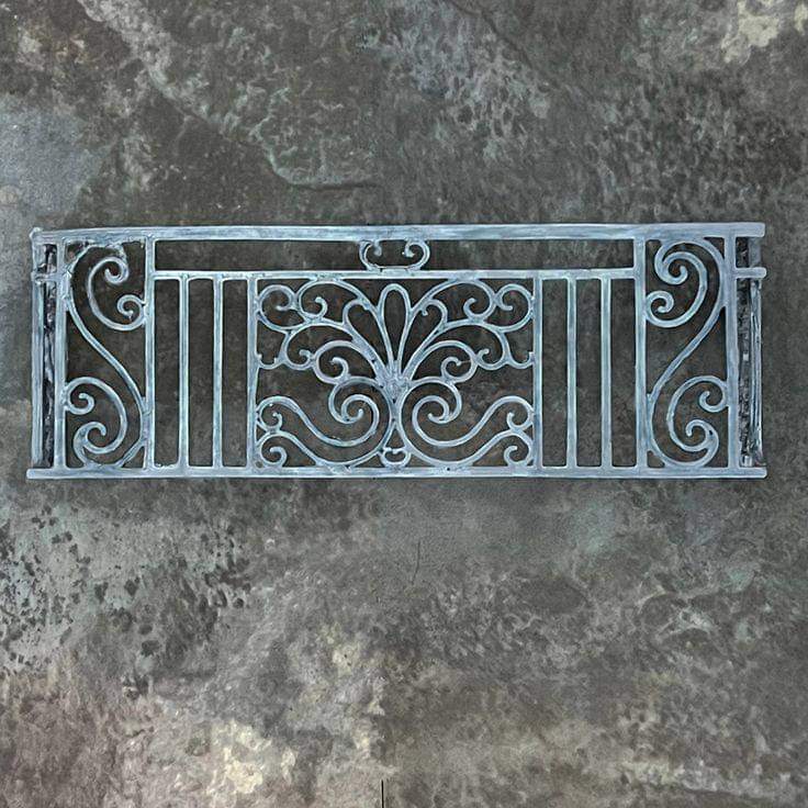 Desain Pagar Besi Tempa Mewah untuk Eksterior Eksklusif Pagar Besi Tempa Klasik nan Megah untuk Hunian Mewah di Semarang