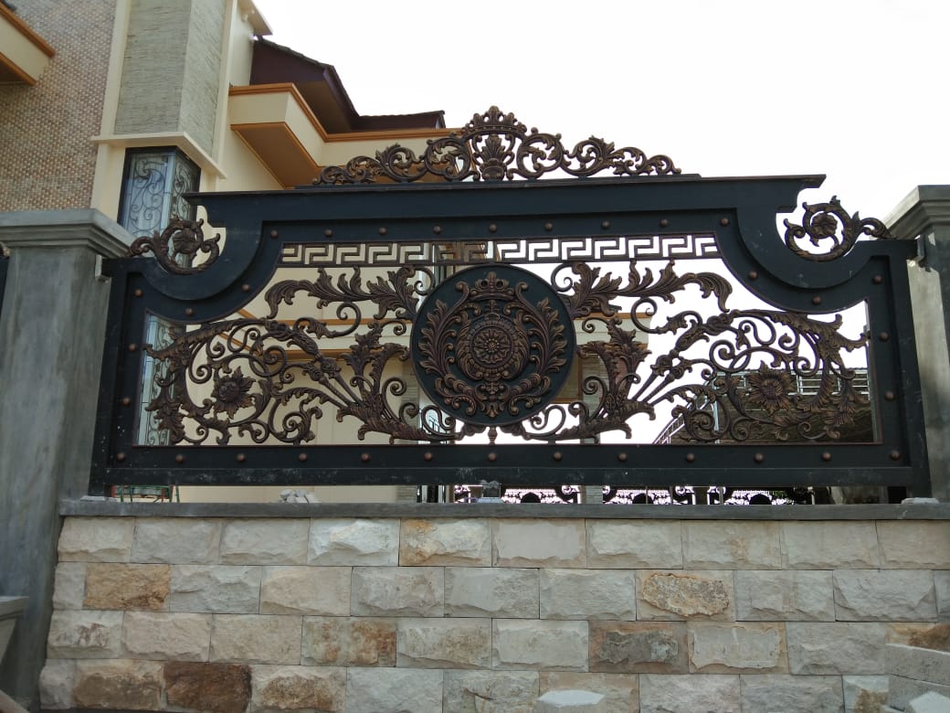 Pagar Balkon Klasik Besi Tempa Mewah Gaya Eropa