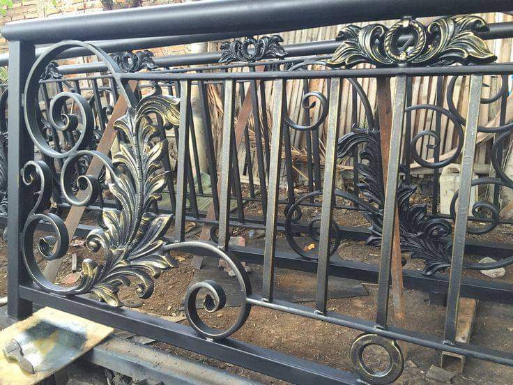 Gerbang Besi Tempa Mewah Kudus Karyamandiri.id