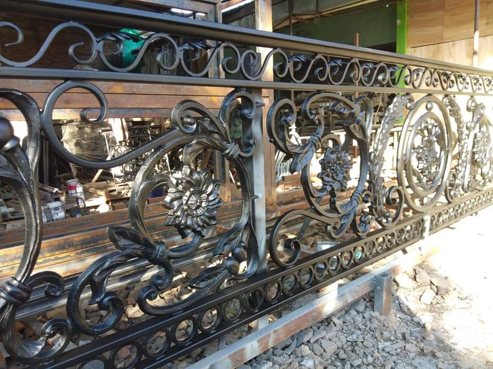 Pagar Gerbang Besi Tempa Minimalis Modern Solo