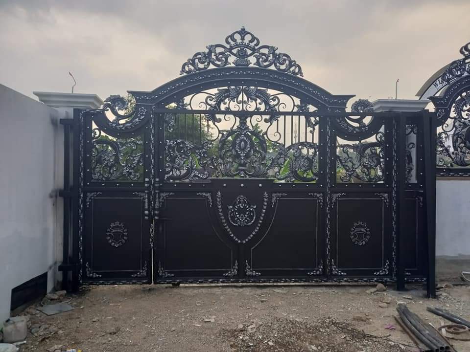 Desain Pintu Besi Tempa Klasik Purworejo Elegan untuk Rumah Mewah