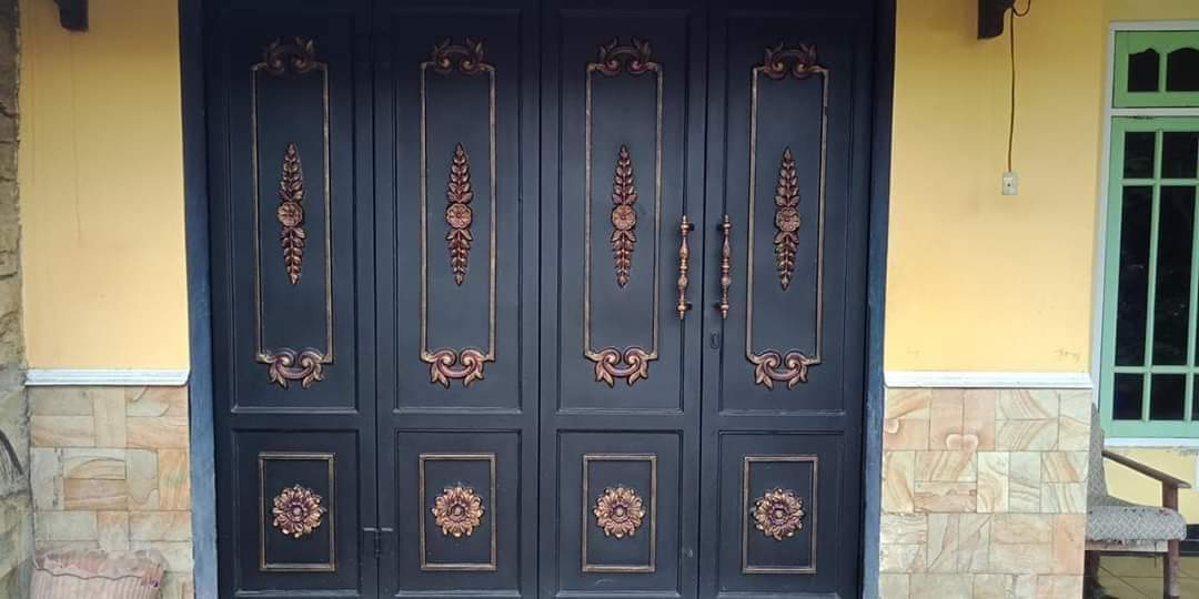 Pintu Gerbang Besi Tempa Karyamandiri Solo