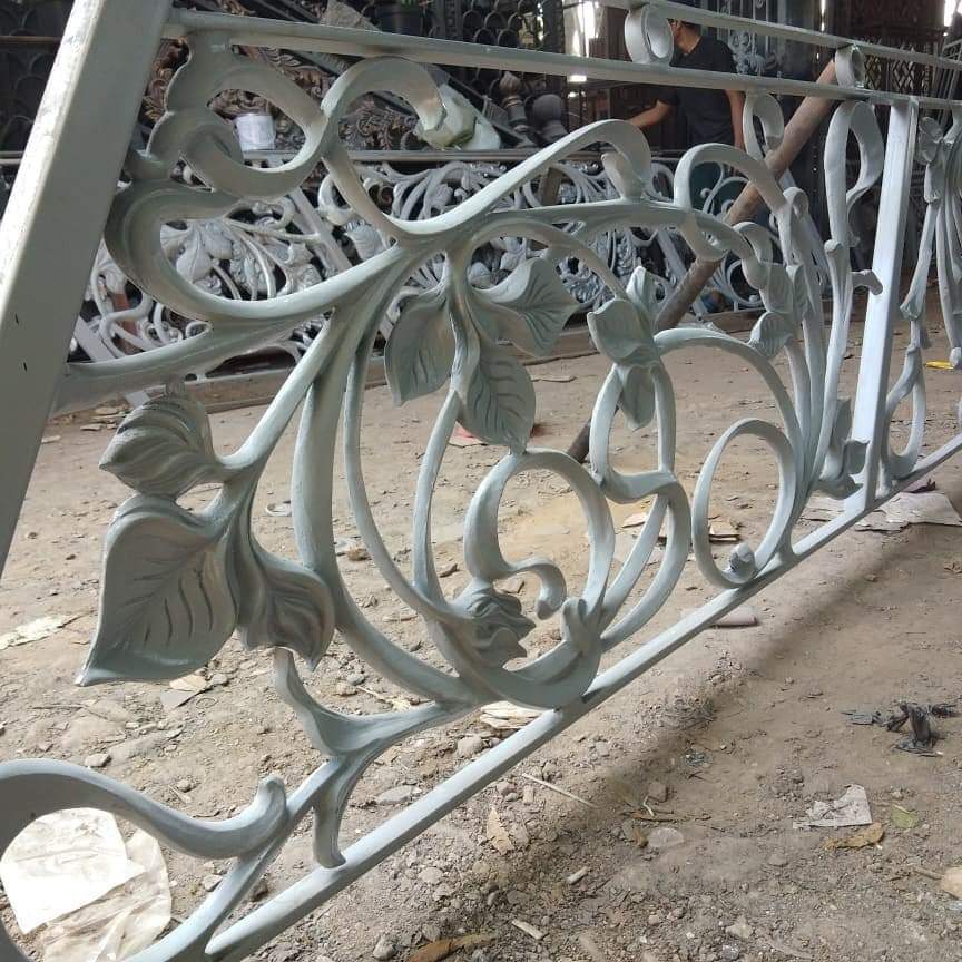 Seni Pagar Besi Tempa untuk Eksterior Impian. Desain Pagar Besi Tempa Kebumen yang Mewah dan Unik.
