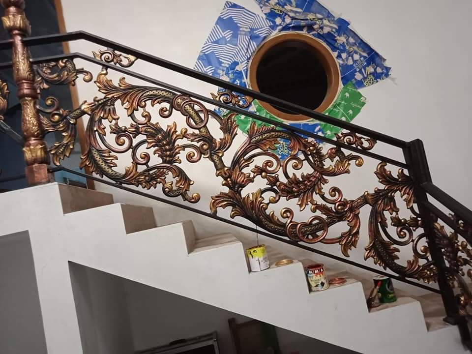Railing Tangga Klasik Wonogiri dengan Sentuhan Kayu Mewah