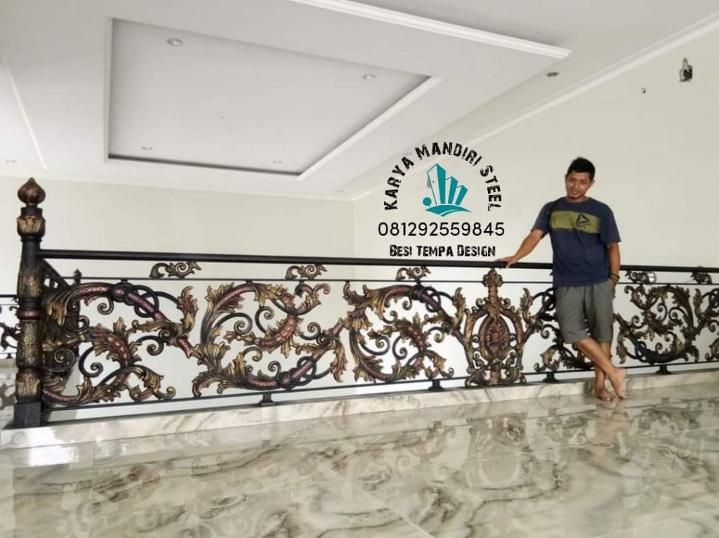 Pagar Besi Tempa Klasik Temanggung Mewah Judul: Keagungan Pagar Besi Tempa Temanggung Keterangan: Pagar besi tempa klasik dari Temanggung, simbol kemewahan dan keamanan abadi. Deskripsi: Pagar besi tempa yang kokoh dan artistik, dirancang khusus untuk memperindah hunian mewah di Temanggung dengan sentuhan klasik yang tak lekang oleh waktu.