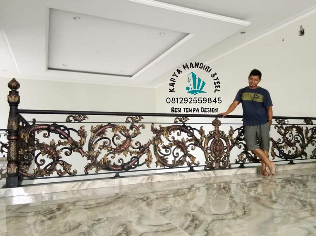 Pagar Besi Tempa Klasik Jepara dengan Ornamen Mewah
